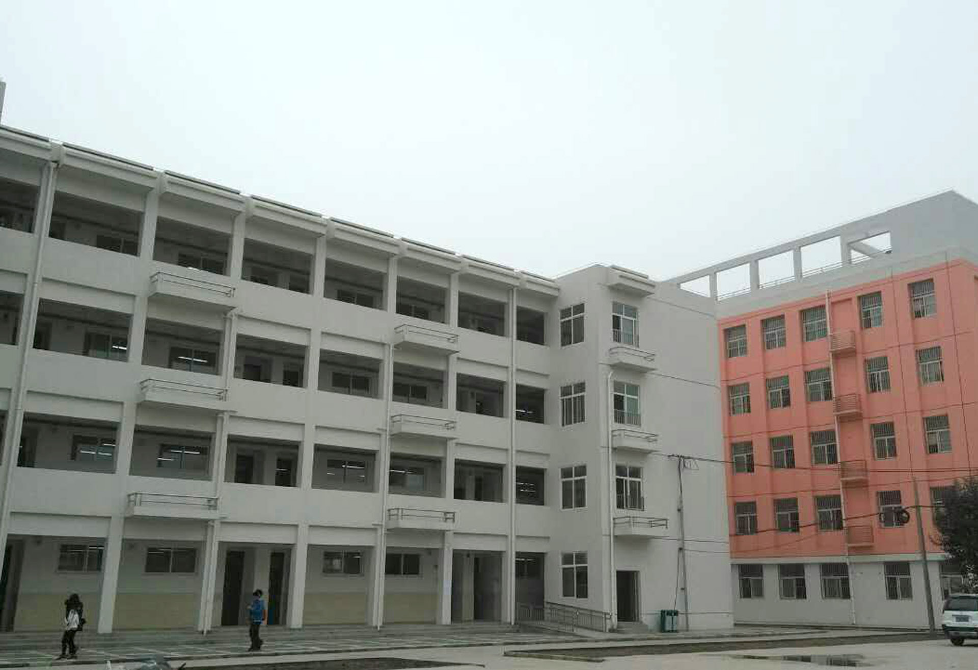 城建公司+長(zhǎng)安七中改擴(kuò)建項(xiàng)目+建設(shè)實(shí)景照片.jpg
